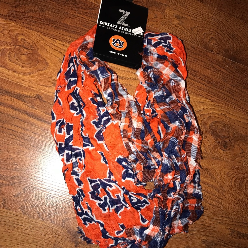 Auburn scarf